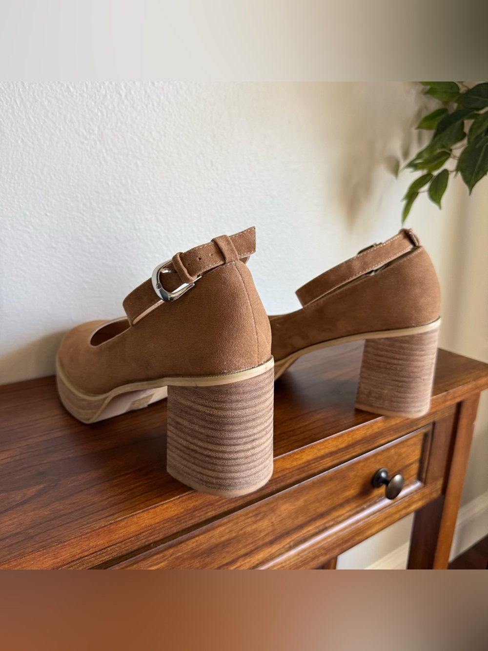 Oasis Society Designer Camel Brown Suede Mary Jane Heels Women’s Size 10 - Picture 7 of 9
